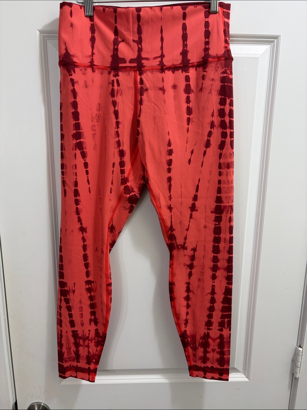 NWOT -lululemon athletica sz 12  Tie-Dye Leggings in Coral and Burgundy